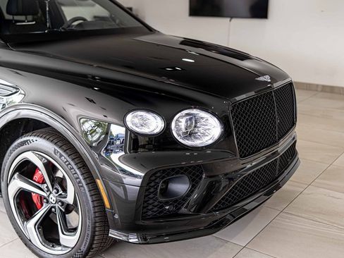 Used 2022 Bentley Bentayga AWD/4WD image 4