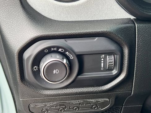 Used 2024 Jeep Wrangler Unlimited Sport AWD/4WD image 30