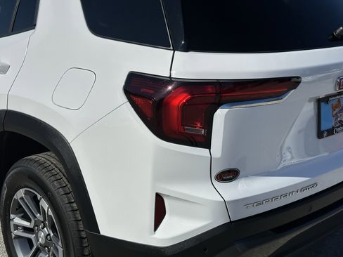 Used 2025 GMC Terrain Elevation image 11