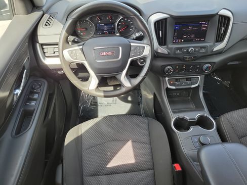 Used 2024 GMC Terrain SLE FWD image 19