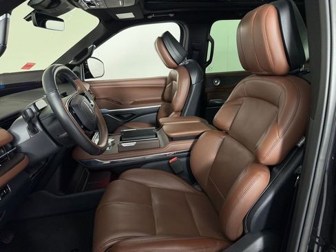 Used 2025 Lincoln Navigator L Reserve image 24