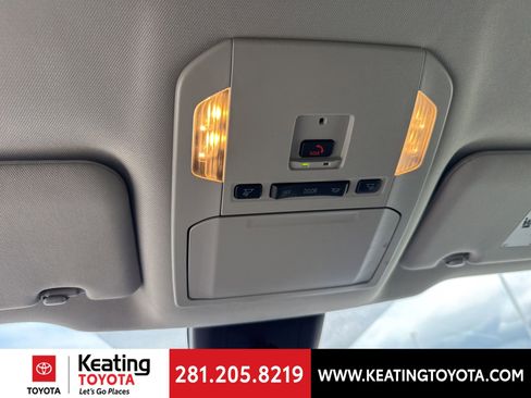 Used 2025 Toyota Highlander LE FWD image 22