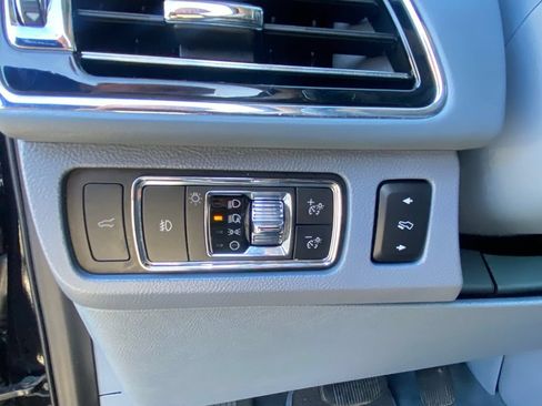 Used 2022 Lincoln Navigator Black Label AWD/4WD image 11