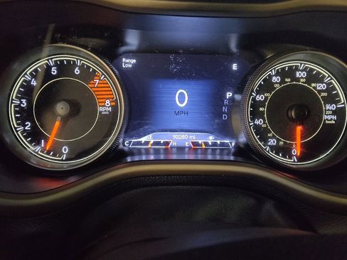 Used 2018 Jeep Cherokee Limited image 23