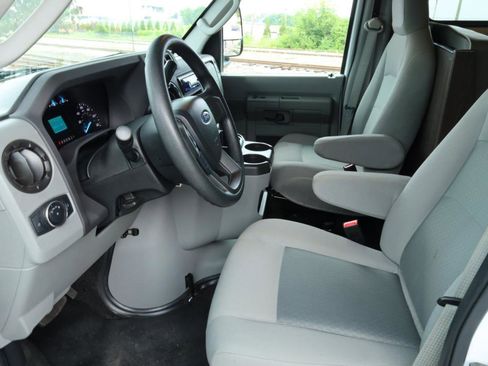 Used 2022 Ford E-450 and Econoline 450 Super Duty w/ Motorhome Prep Package RWD image 35