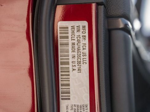 New 2025 Jeep Grand Cherokee Laredo X w/ Luxury Tech Group I image 35