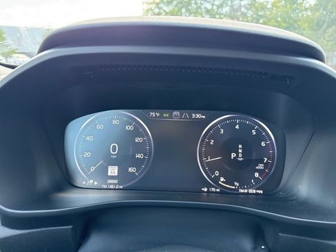Used 2020 Volvo XC40 T5 Momentum image 21