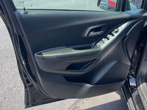 Used 2021 Chevrolet Trax LS w/ Tint and Cruise Package FWD image 18