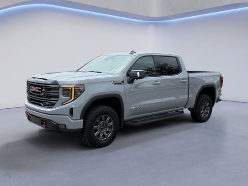 Used 2025 GMC Sierra 1500 AT4 w/ AT4 Premium Package AWD/4WD image 8