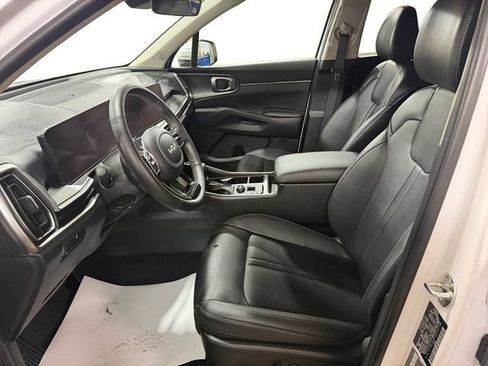 Used 2025 Kia Sorento S FWD image 10