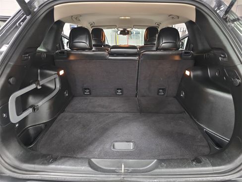 Used 2017 Jeep Cherokee Trailhawk w/ Comfort & Convenience Group image 12