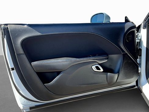 Used 2015 Dodge Challenger R/T w/ Quick Order Package 22B R/T image 16