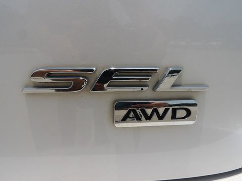 Used 2018 Ford Edge SEL w/ Equipment Group 201A image 38