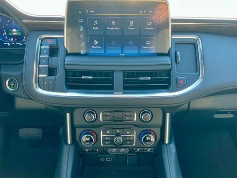 Used 2024 Chevrolet Tahoe Z71 w/ Luxury Package image 31