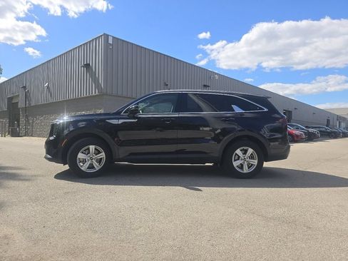 Used 2026 Kia Sorento LX FWD image 12