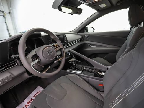 Used 2023 Hyundai Elantra SEL FWD image 10