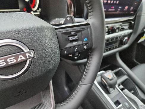 New 2026 Nissan Pathfinder SL w/ SL Premium Package AWD/4WD image 16