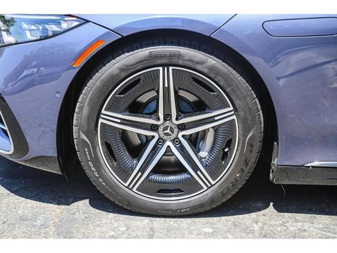 Used 2022 Mercedes-Benz EQS 580 4MATIC Sedan image 9