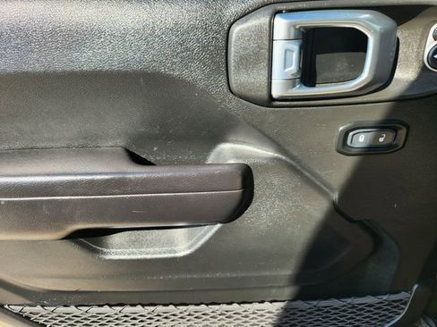 Used 2021 Jeep Wrangler Unlimited Sport image 23