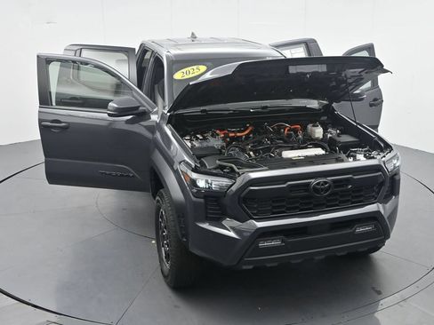Used 2025 Toyota Tacoma TRD Off-Road w/ TRD Off Road Upgrade Package AWD/4WD image 48