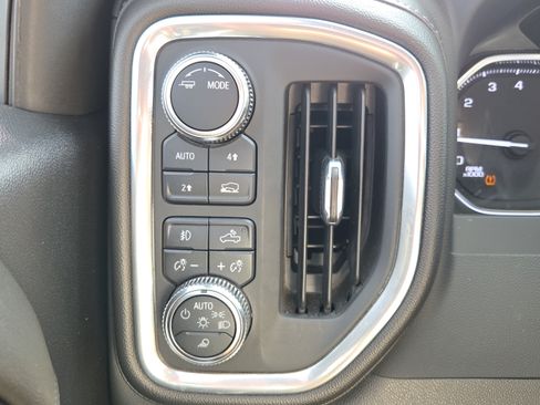 Used 2022 GMC Sierra 1500 SLT w/ SLT Premium Package AWD/4WD image 18