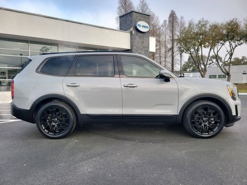 Used 2021 Kia Telluride EX w/ EX Premium Package image 5