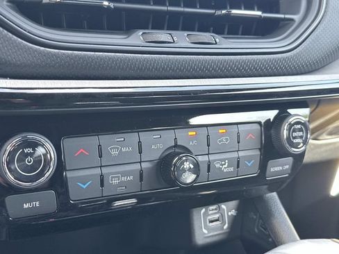 New 2026 Jeep Compass Trailhawk w/ Sun, Sound & Navigation Group AWD/4WD image 37