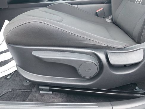 Used 2025 Hyundai Elantra Sport FWD image 25