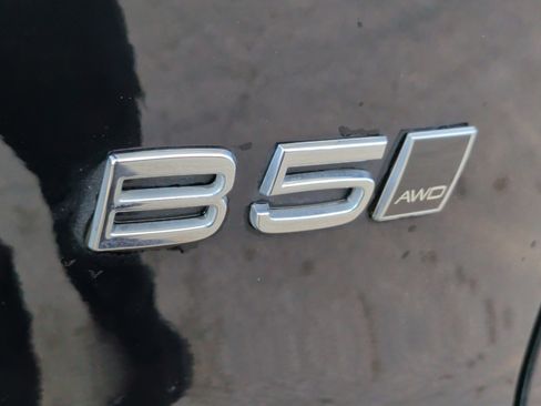 Used 2025 Volvo XC40 B5 Core image 14