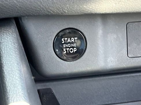 Used 2025 Nissan Rogue S FWD image 17