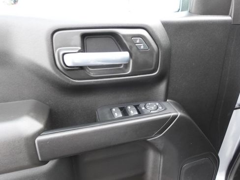 Used 2023 Chevrolet Silverado 1500 Custom image 16