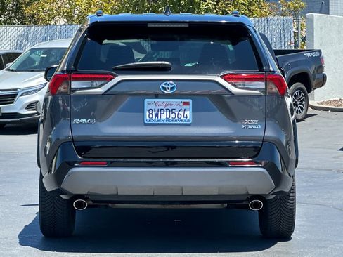 Used 2021 Toyota RAV4 XSE w/ XSE Grade Weather Package AWD/4WD image 8