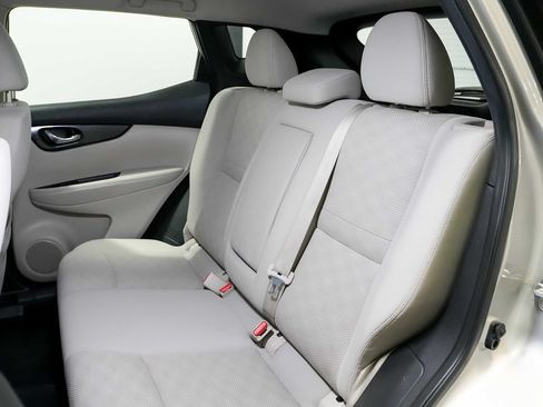 Used 2019 Nissan Rogue Sport SV w/ All-Weather Package FWD image 18