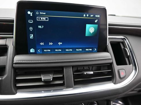 Used 2024 Chevrolet Suburban LT image 17