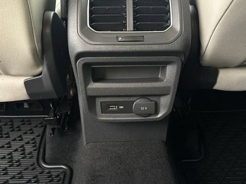 Used 2018 Volkswagen Tiguan SE w/ 3rd Row Seat Package AWD/4WD image 23