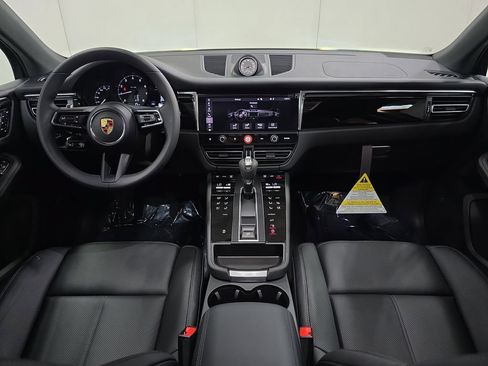 Certified 2025 Porsche Macan AWD/4WD image 13