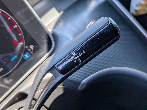 Used 2025 Mercedes-Benz C 300 Sedan image 17