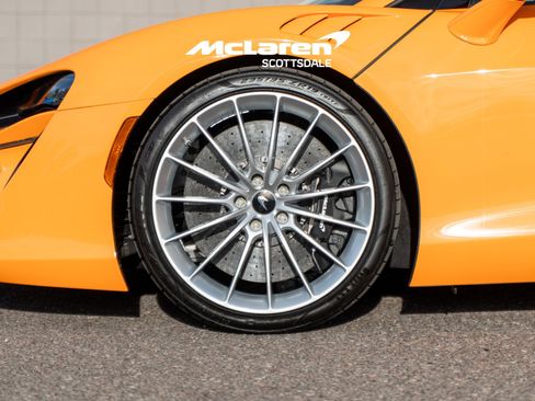 New 2026 McLaren Artura image 17