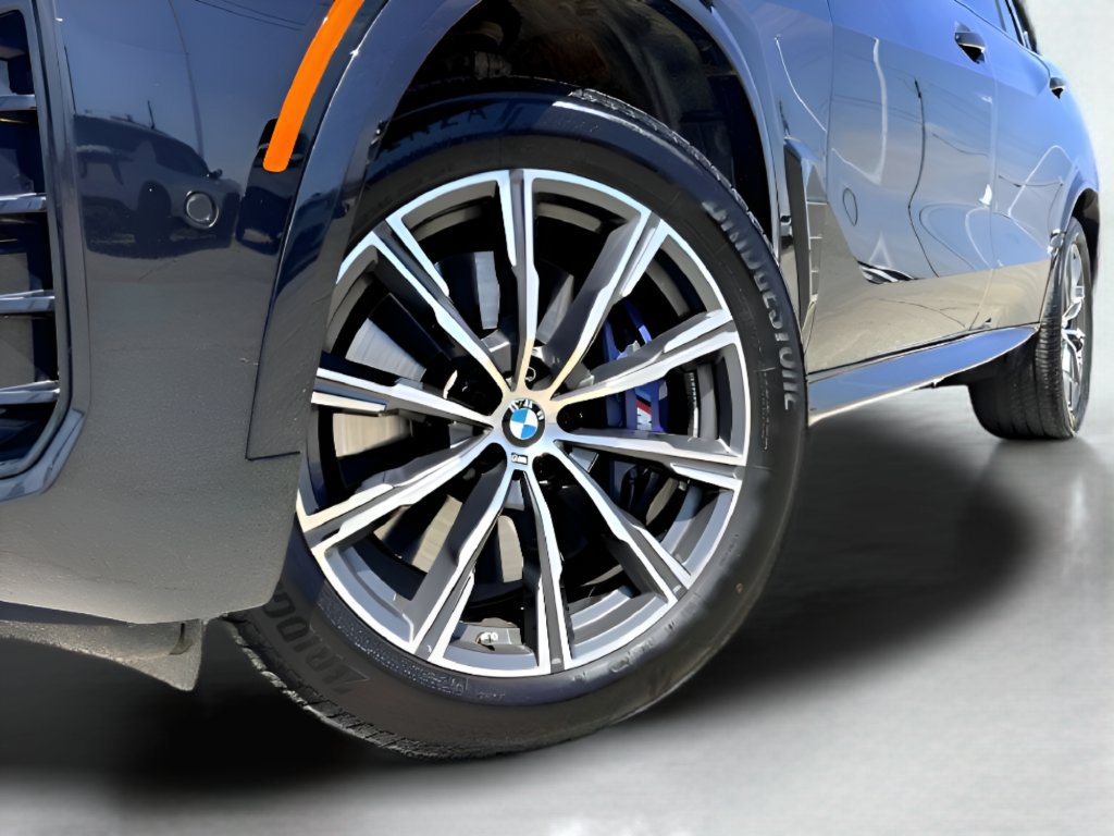 Used 2026 BMW X5 M60i AWD/4WD image 2