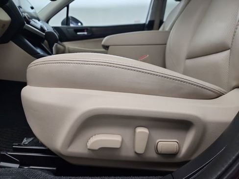 Used 2019 Subaru Outback 2.5i Limited w/ Popular Package #2 image 16