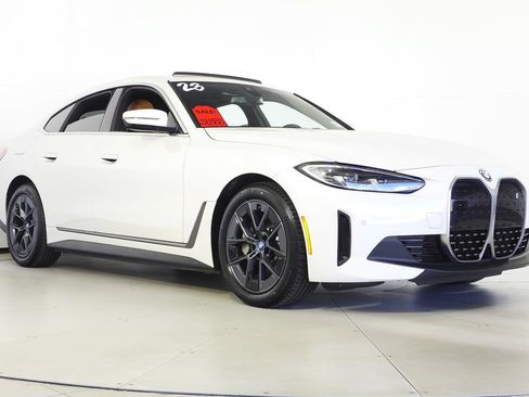 Used 2023 BMW i4 eDrive40 RWD image 4