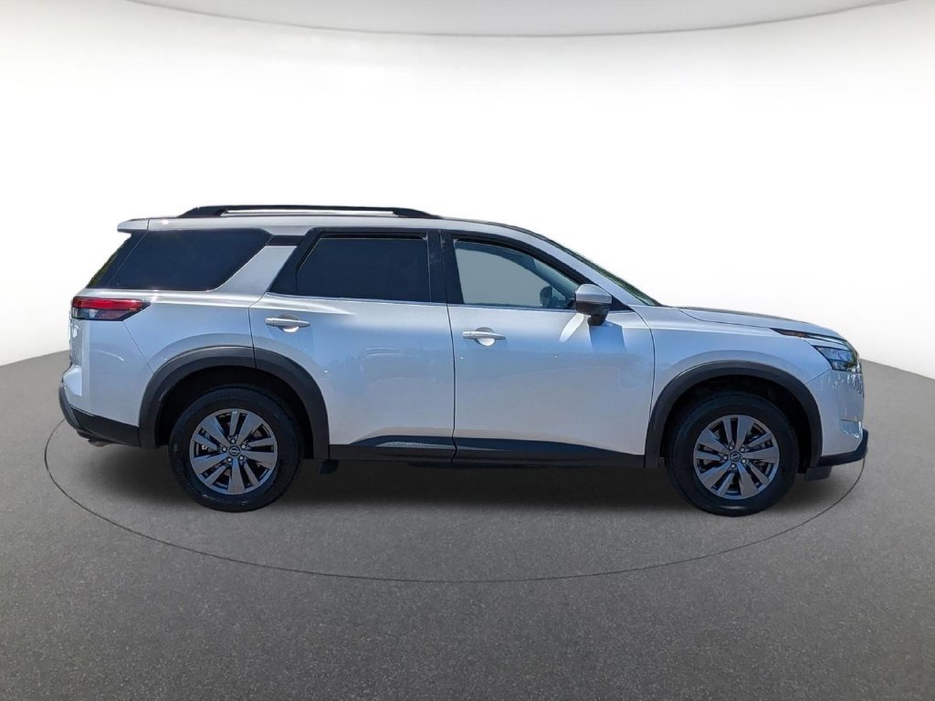 Used 2025 Nissan Pathfinder SV AWD/4WD image 4