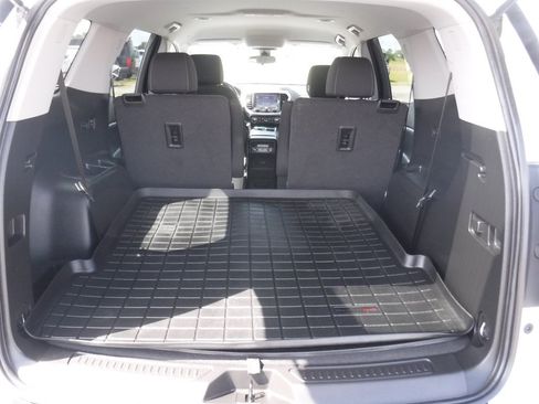 Used 2022 GMC Acadia SLE w/ LPO, Floor Liner Package FWD image 6