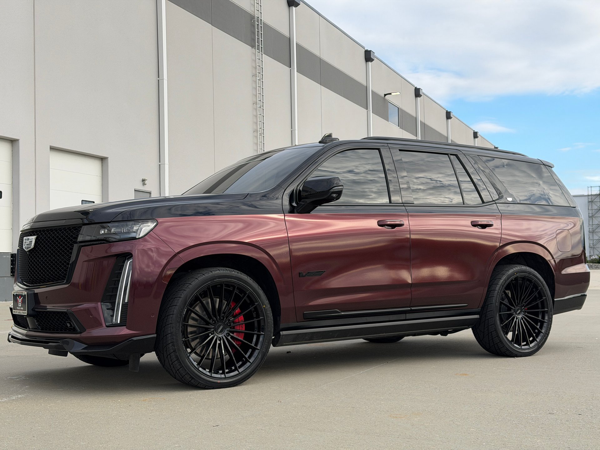 Used 2023 Cadillac Escalade V w/ LPO, ONYX Package AWD/4WD image 23