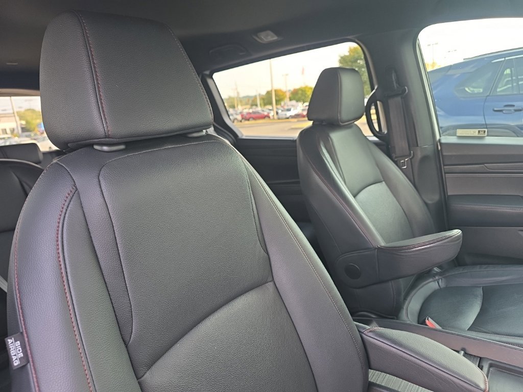 Used 2023 Honda Odyssey Sport image 11