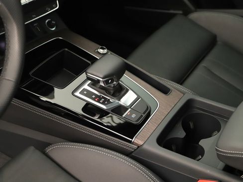 Certified 2025 Audi Q5 e Premium Plus w/ Premium Plus Package image 17