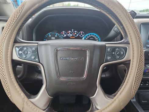 Used 2019 GMC Sierra 2500 Denali w/ Duramax Plus Package AWD/4WD image 18