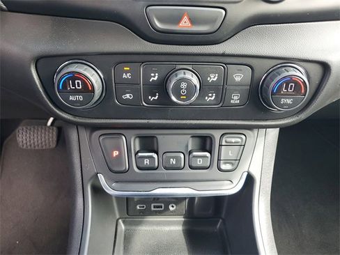 Used 2019 GMC Terrain SLT w/ Black Edition image 29