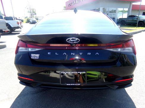 Used 2023 Hyundai Elantra SEL image 4