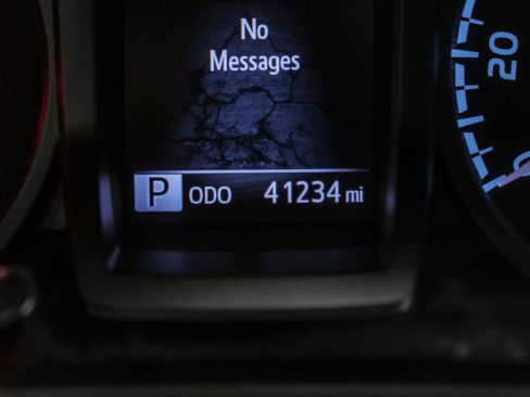 Used 2020 Toyota Tacoma TRD Off-Road w/ Advanced Technology Package image 19